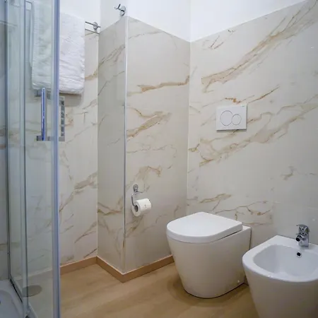 Glicine Leonardo Academy, Mxp & Laghi アパート *