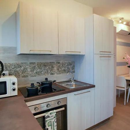 Apartment Glicine Leonardo Academy, Mxp & Laghi